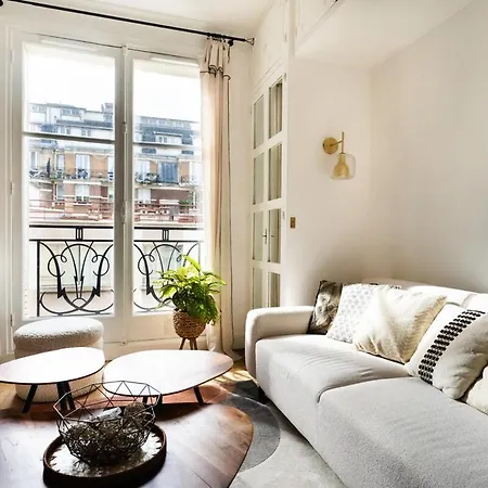 Apartmán Tres Lumineux. 1 Batignolles / Opera. Paříž