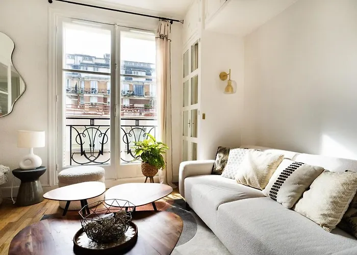 Apartmán Tres Lumineux. 1 Batignolles / Opera. Paříž